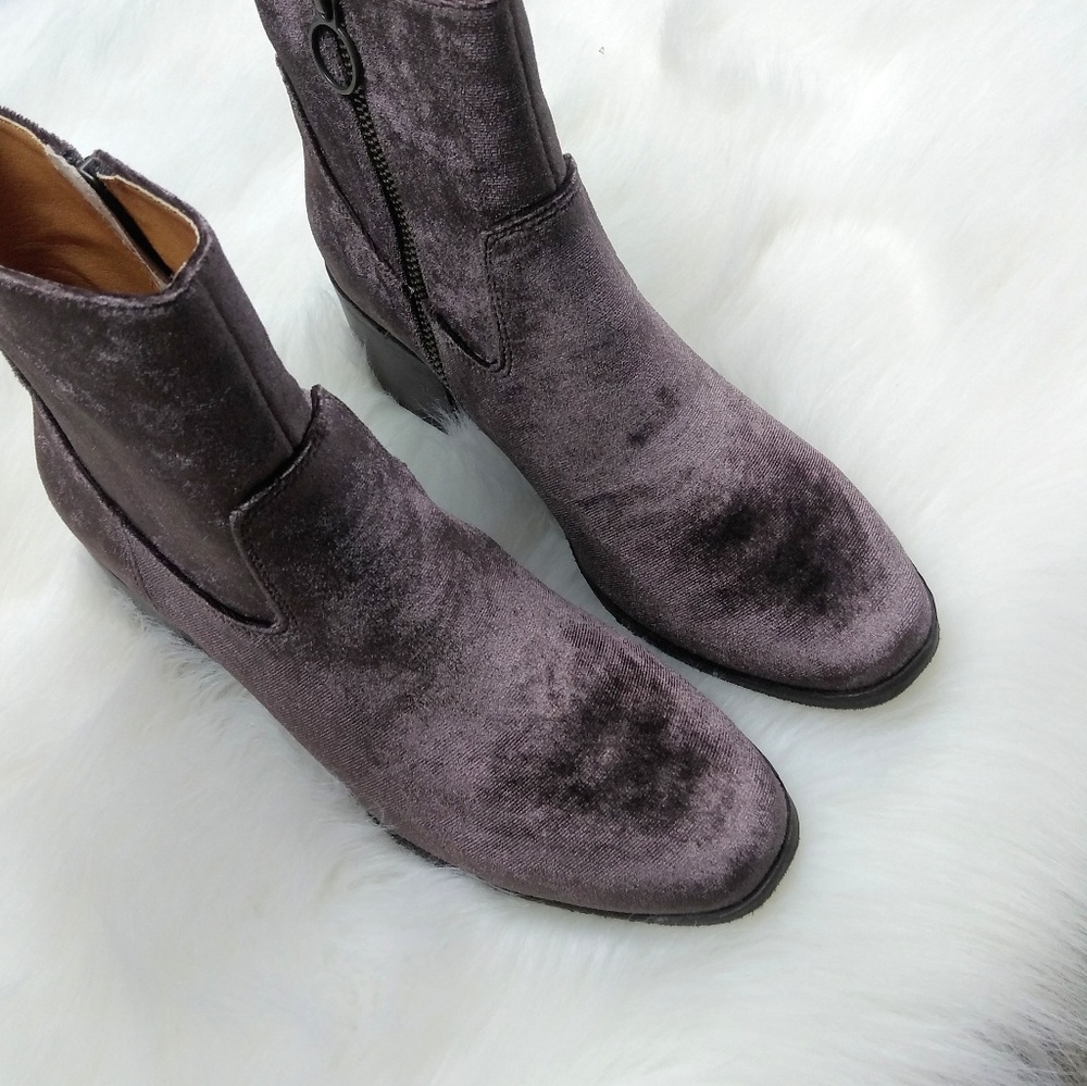 🔥FINAL SALE🔥♥️LAST 1♥️🌿ARIANA VELVET BOOTIES🌿 - Picture 3 of 8